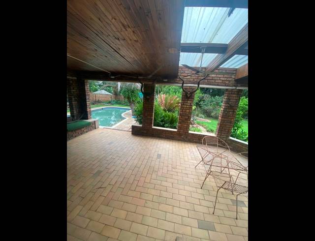 6 BEDROOM HOUSE FOR SALE IN CLUBVILLE